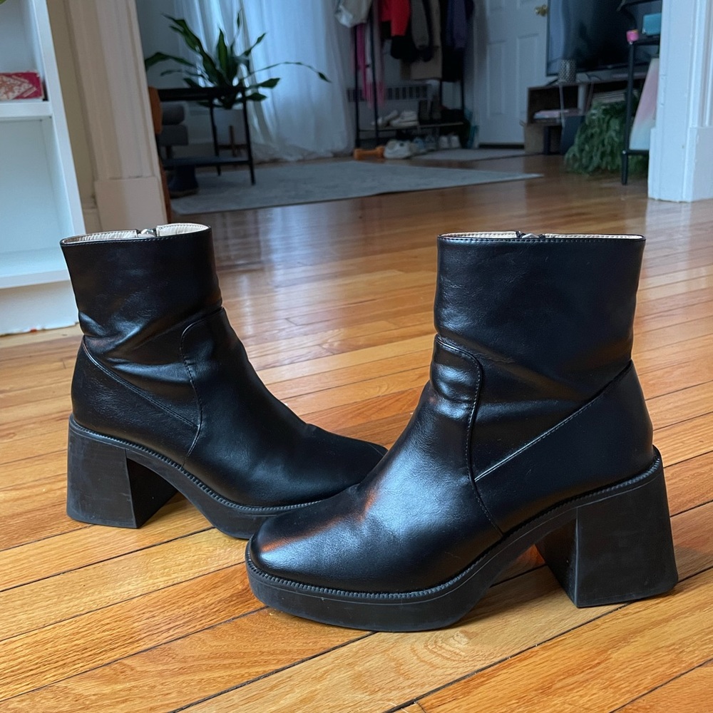 Chunky Ankle Boot - RAID size 9